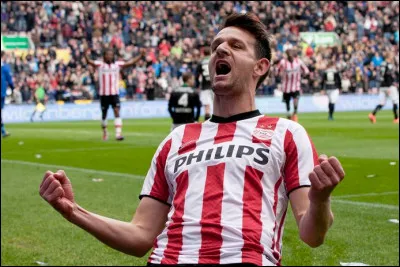 Quel footballeur néerlandais, au nom particulièrement long, a joué notamment au PSV Eindhoven et au Celtic Glasgow ?