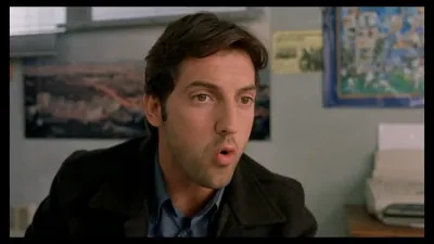 Complétez la réplique d'Émilien : ''Oh le con ! Il a piqué l'arme de .... !''