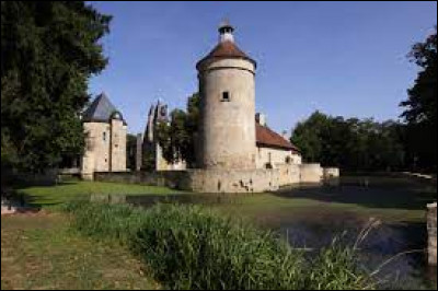 Aujourd'hui, je vous propose de commencer notre balade au château de Bannegon. Commune du Centre-Val-de-Loire, dans l'arrondissement de Saint-Amand-Montrond, elle se situe dans le département ...