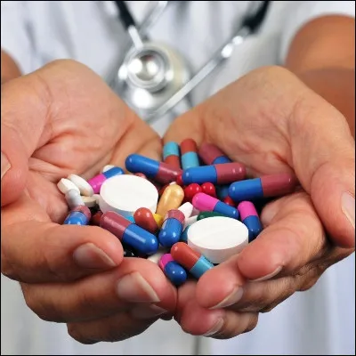 Quel mode d�administration d�une solution m&eacute;dicamenteuse est famili&egrave;rement appel&eacute; goutte-&agrave;-goutte ?