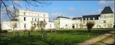 Nous commençons notre balade au château du Bellay, à Allonnes. Ville des Pays-de-la-Loire, au nord de Saumur, elle se situe dans le département ...