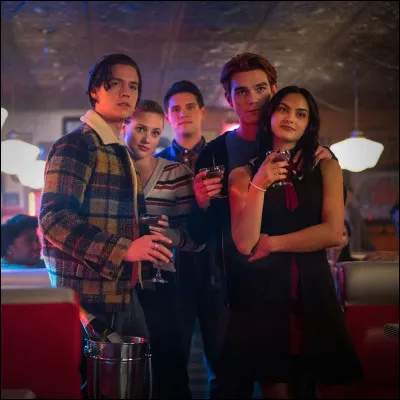 Betty a-t-elle tromp&eacute; Jughead avec Archie ?
