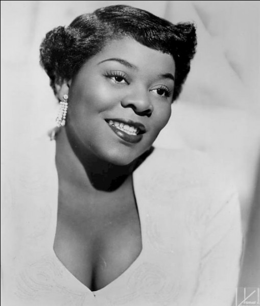 Aussi vrai qu'elle se prénommait Dinah, son influence sur le jazz - de Quincy Jones à Clifford Brown, Clark Terry, Ben Webster, et bien d'autres - fut CAPITALE ! Mais quelle "capitale" ?