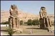 A quelques kilomtres du temple de Louxor, se trouvent les colosses de Memnon, qui sont au nombre de :