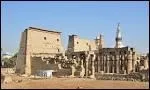 Le temple de Louxor tait ddi au dieu :