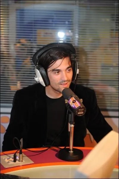 Quelle a t la date de la premire reprsentation au palais des sports ?