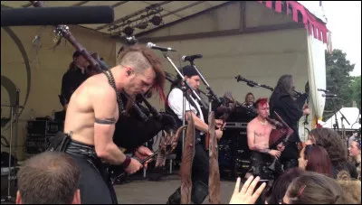 Complétez : 
"Bruma fugit, et iam..."