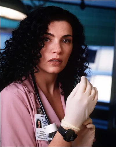 Le personnage "Carol Hathaway" apparaît dans la série "Urgences". Quelle actrice incarne ce rôle ?
