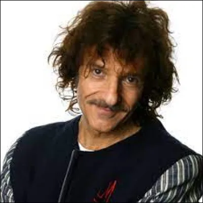 Le chanteur Gérard Blanc fut membre du groupe Martin Circus.