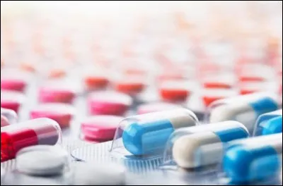 En quelle année le premier antibiotique a-t-il été découvert ?