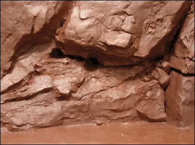 Quelle est cette roche naturelle &agrave; base de schistes hydrat&eacute;s tr&egrave;s mall&eacute;able, utilis&eacute;e par les potiers, les briquetiers, les ma&ccedil;ons, les peintres, les verriers et les c&eacute;ramistes ?