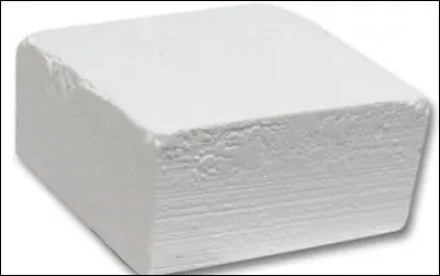 Quelle est cette roche s&eacute;dimentaire calcaire, blanche, aux grains tr&egrave;s fins, tendre, perm&eacute;able et marquante, exploit&eacute;e &agrave; grande &eacute;chelle pour faire des pierres de taille ?