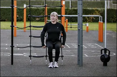 Au Danemark, les écoles encouragent de plus en plus les élèves à pratiquer des sports. Quels sont les deux sports nationaux du Danemark ?