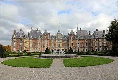 Dans le Nord et la Manche, quel nom donnait-on au bâtiment de 300 tonneaux , à fond plat, qui n'avait qu'un mât et une voile ?