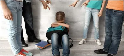 Ton pote se fait harceler. Tu...