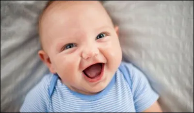 Un bébé sourit environ 300 fois par jour.