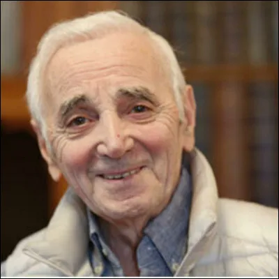 "La Bohème" de Charles Aznavour : 

Quand au hasard des jours
Je m'en vais faire un tour
À mon ancienne adresse
Je ne reconnais plus
Ni les murs, ni les rues
Qui ont vu ma jeunesse
En haut d'un escalier
... Complétez :
