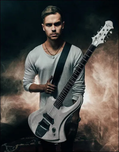 Qui est le guitariste actuel ?