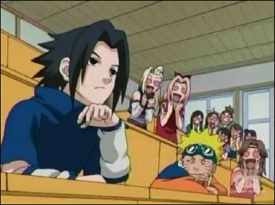 À l'académie, Sasuke était ...