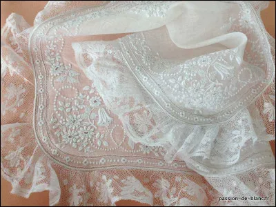 Fine toile de lin ou de coton, délicate et transparente :