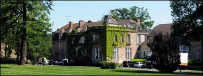 Où se situera le camp de base de l'équipe de France pendant la compétition ?