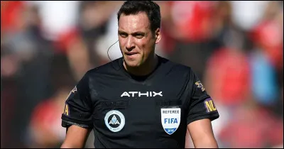Quelle est la nationalité du seul trio arbitral non membre de l'UEFA qui officiera lors de l'Euro ?