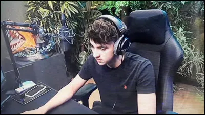 Dans quelle ville Inoxtag habite-t-il en ce moment ?