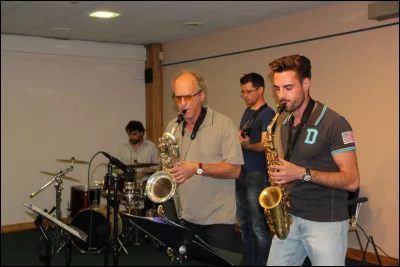 Qui a créé et enregistré l'album "Another Night" ?