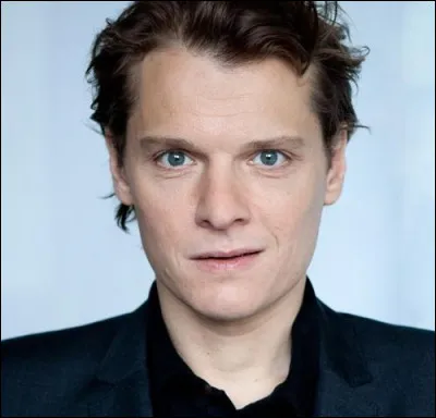 Avant d'être connu, le chanteur Bénabar a été l'un des scénaristes récurrents de la série "H".