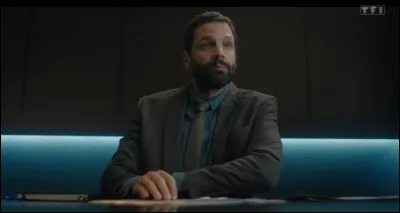 Quel est le personnage joué par Mehdi Nebbou ?