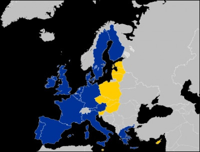 Le traité d'Athènes ou l'Union européenne est passé de 14 à 24 membres. En quelle année est-il entré en vigueur ?