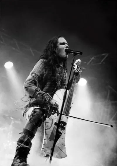 Complétez : 
"Noch einmal wieder..."