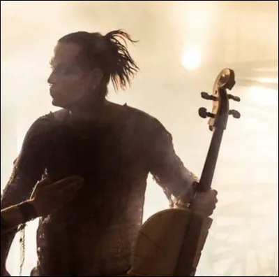 Complétez : 
"Waren wir wie ein..."