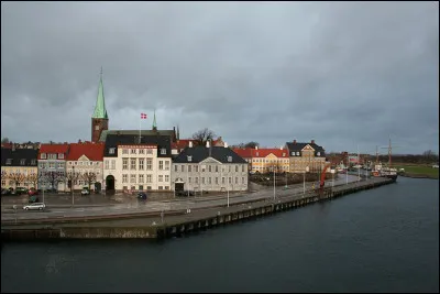 De quel bateau Jack London nous raconte-t-il la mutinerie ?