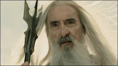 À quel moment de l'épisode 3, Saroumane meurt-il ?