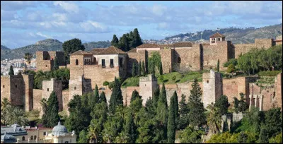 Vous irez en Espagne, à Malaga, pour voir ce château :