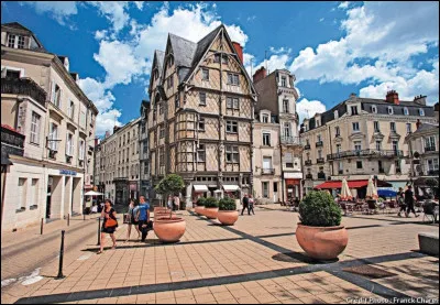 Le nom d'Angers était...