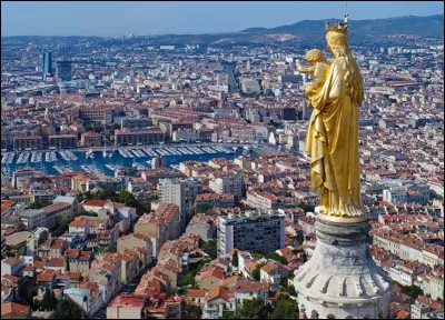 Le nom romain de Marseille est...