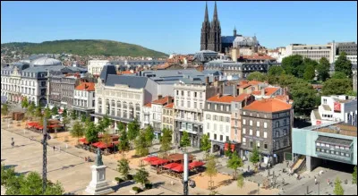 Quel était le nom de Clermont-Ferrand ?