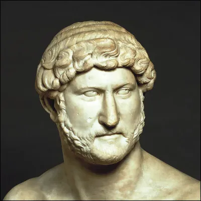 Quelle femme de lettres est l�auteure en 1951 du roman "M&eacute;moires d�Hadrien" ?