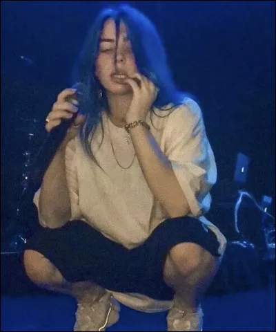 Quelle est la couleur des yeux de Billie Eilish ?