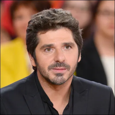 Comment s'appelle ce chanteur ?