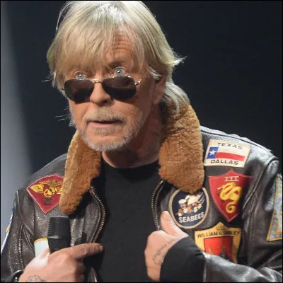 Comment s'appelle ce chanteur ?