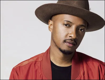 Comment s'appelle ce chanteur ?