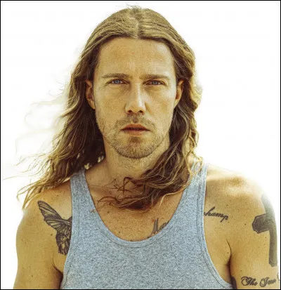 Comment s'appelle ce chanteur ?