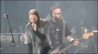 Complétez : 
"Goðin í nótt þangað fylgja við stjárnanna..."