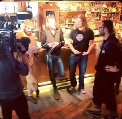 Complétez : 
"Gættu mín vel, hleyp ég mót..."