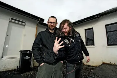 Complétez : 
"Ölög dís á kálfskinn..."