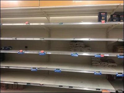 Après cette annonce tous les gens courent vers le magasin pour se réapprovisionner, malheur il est presque vide !