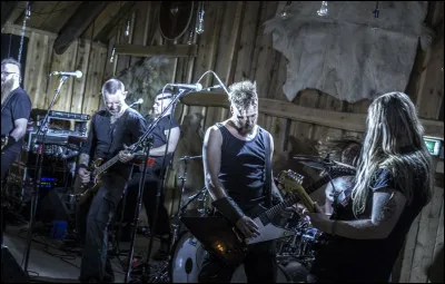 Y a-t-il eu d'autres membres ?